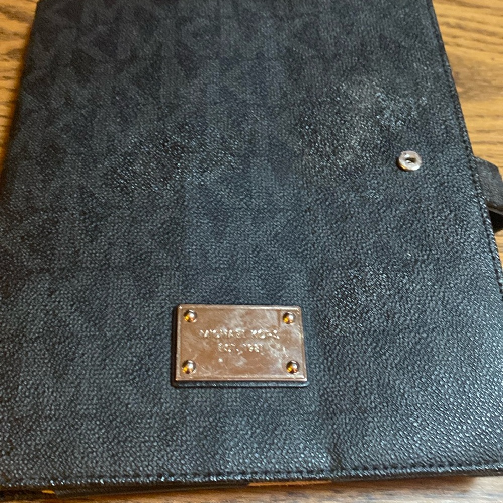 Michael kors I pad  case. Black